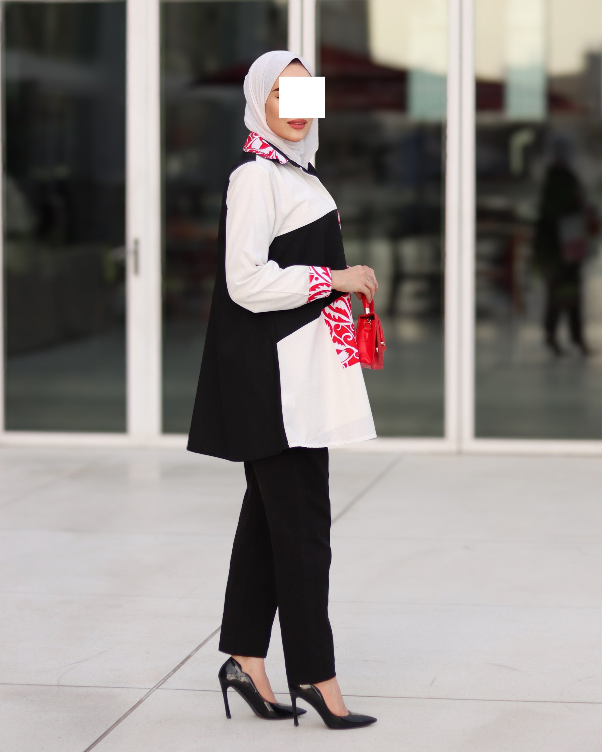 قميص بوبلين بتباين جريء