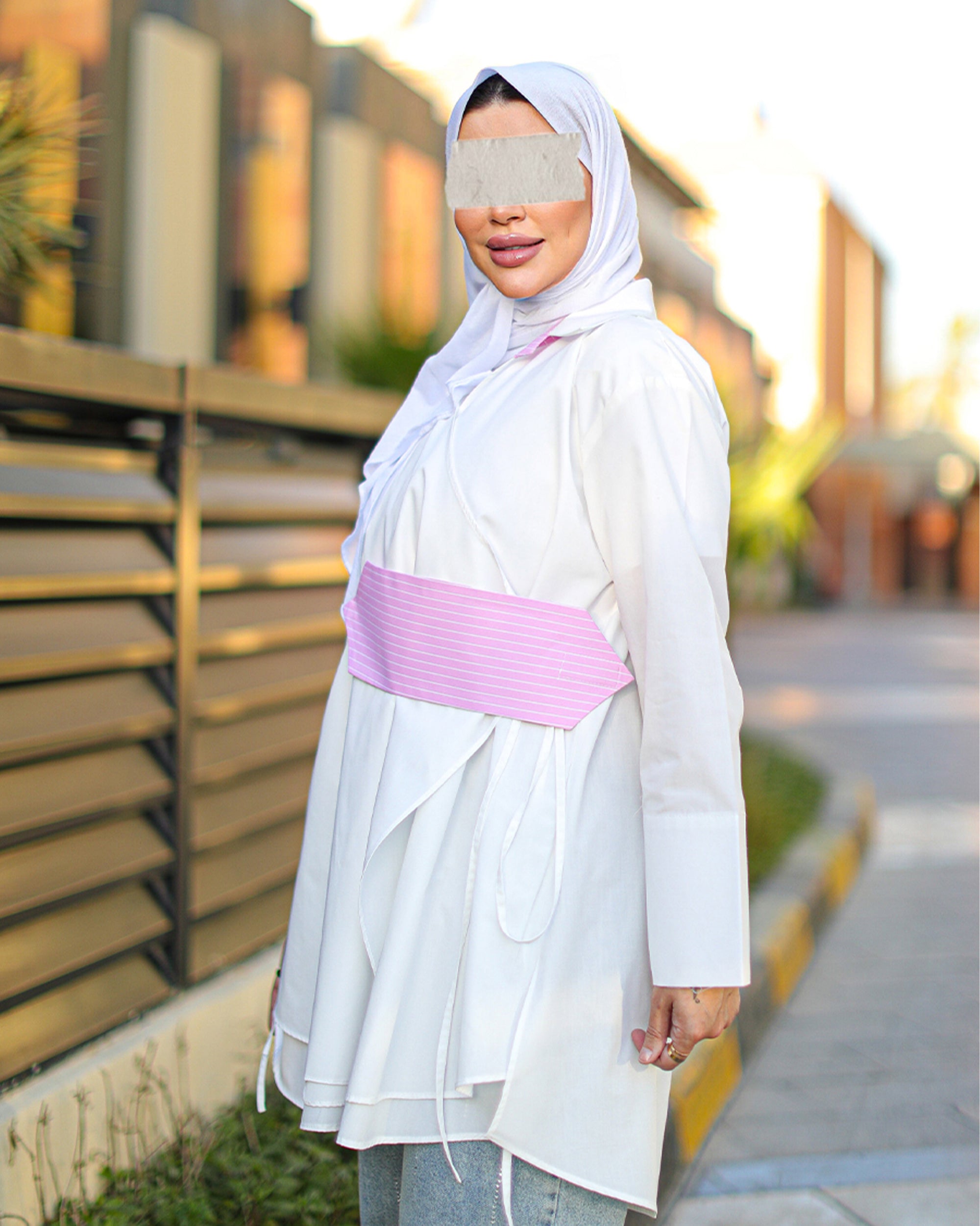 قميص ملفوف من قماش البوبلين مع حزام