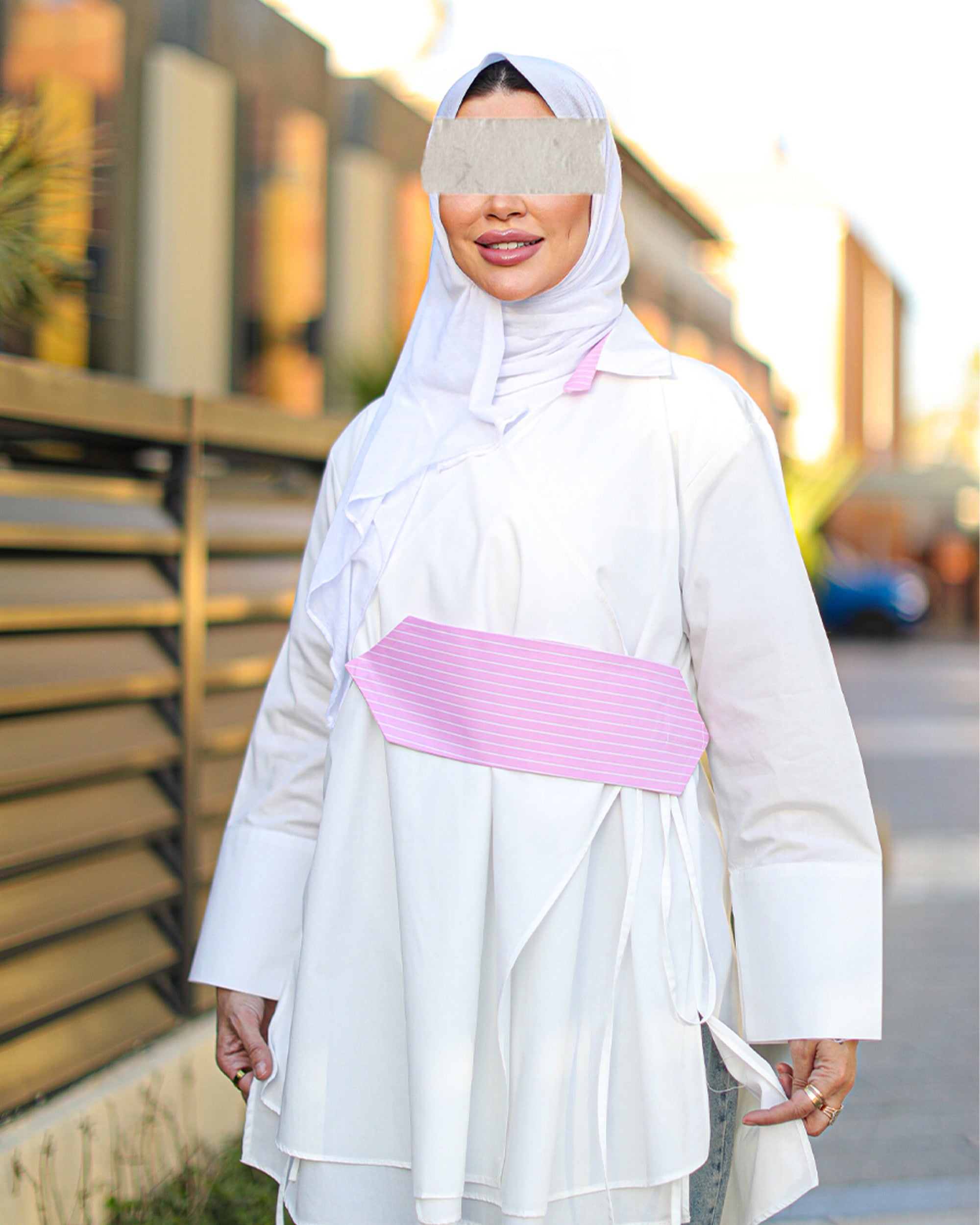 قميص ملفوف من قماش البوبلين مع حزام