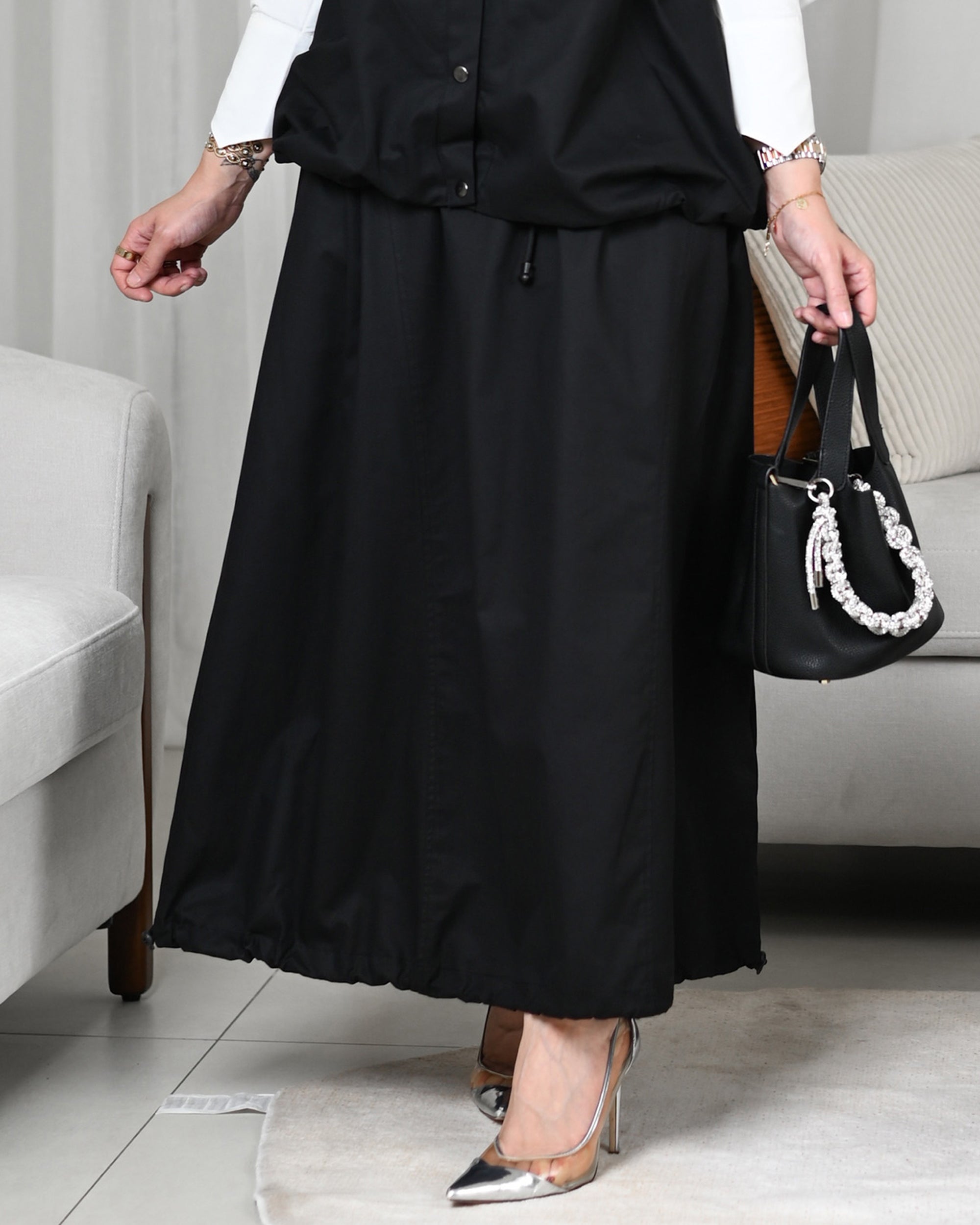 تنورة جاباردين سوداء