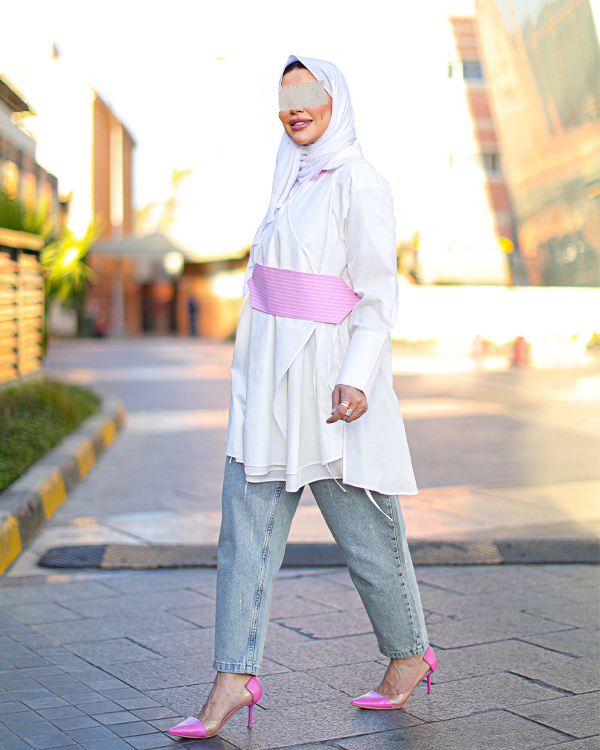 قميص ملفوف من قماش البوبلين مع حزام