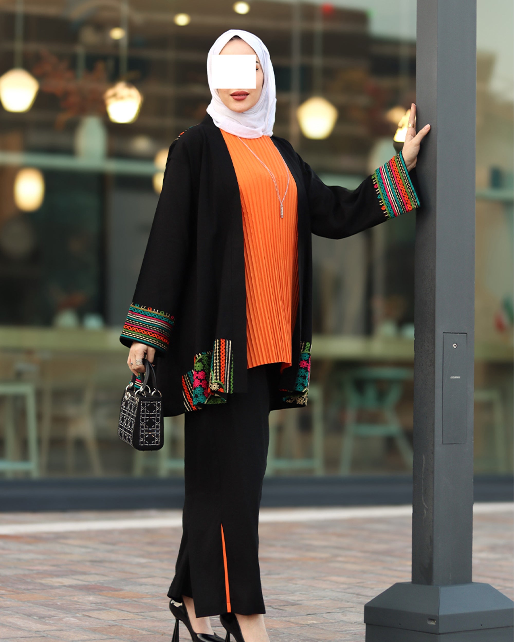 جاكيت كتان سوداء