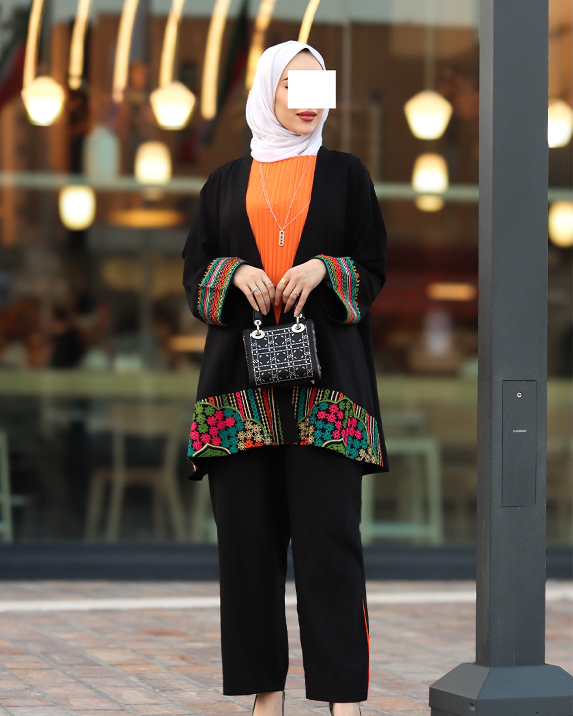 جاكيت كتان سوداء